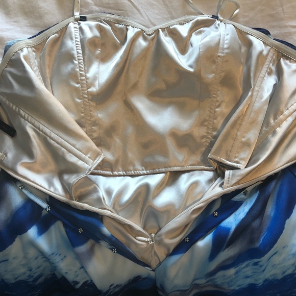 BCBG MAXAZARIA BLUE GOWN SIZE 4 - Picture 3 of 8